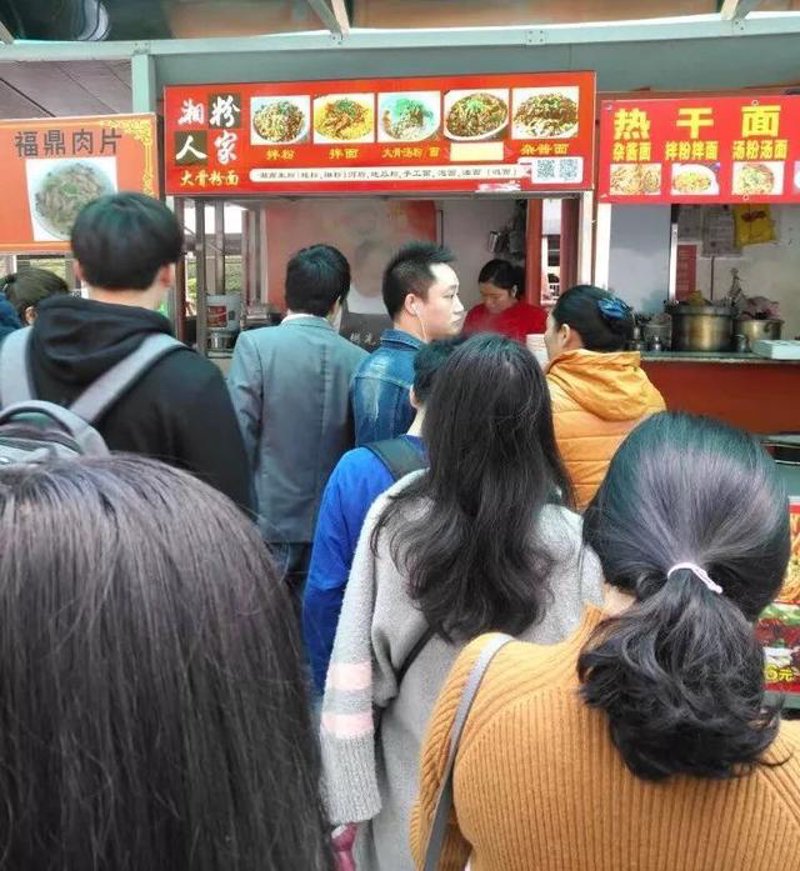 在当今数字化时代,数据库开发已成为企业信息化建设的关键环节。本文将从行业分析的角度出发,通过对数据库开发现状及未来趋势的剖析,帮助企业更好地理解并掌握这一重要领域。